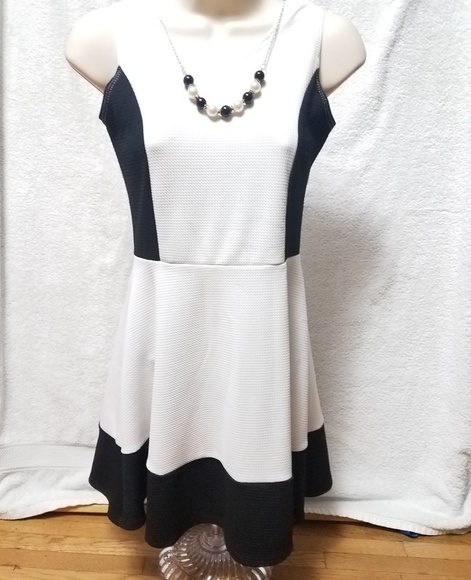 black and white dress size 16